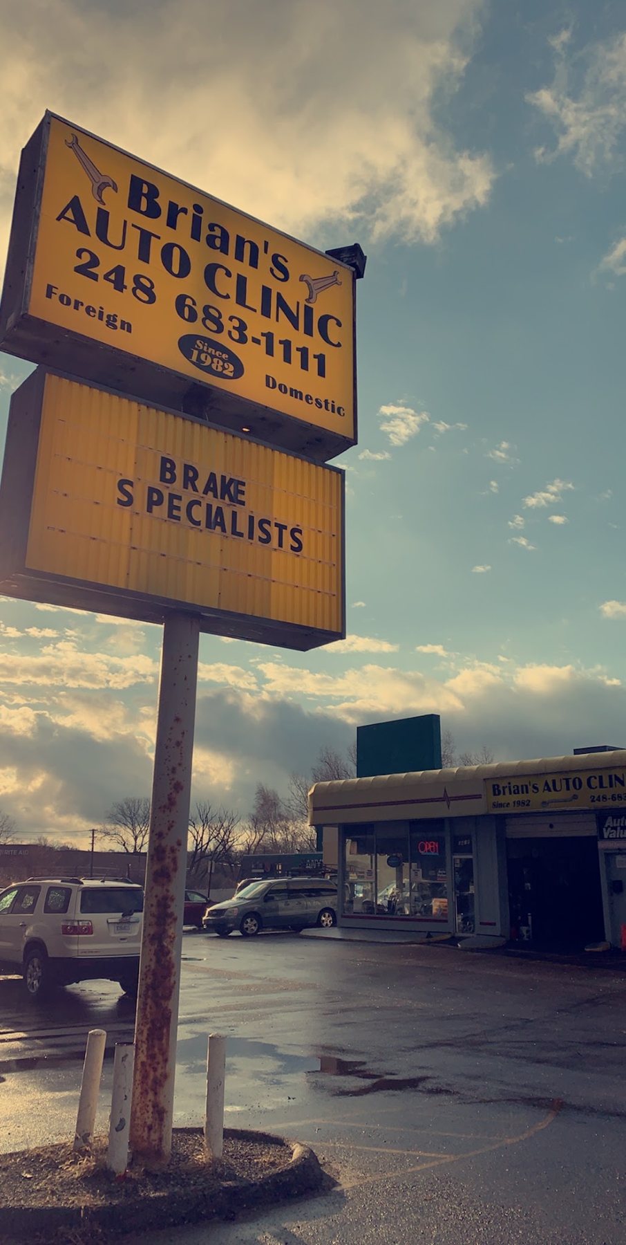 Brian's Auto Clinic sign on Elizabeth Lake Road